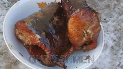 Копчений сом, коли готують чоловіки (кулінарні рецепти) Копчений сом, коли готують чоловіки