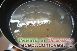 Курка тушкована з грибами та цибулею - рецепти від домовеста (сковороду) Курка тушкована з грибами та цибулею - рецепти від домовеста