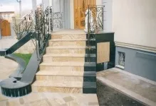 Сходи в будинок з вулиці вуличні дачі на другий поверх, плитка в приватному будинку, фото і протиковзання (сходи в будинок з вулиці) Сходи в будинок з вулиці вуличні дачі на другий поверх, плитка в приватному будинку, фото і протиковзання