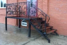 Сходи в будинок з вулиці вуличні дачі на другий поверх, плитка в приватному будинку, фото і протиковзання (сходи) Сходи в будинок з вулиці вуличні дачі на другий поверх, плитка в приватному будинку, фото і протиковзання