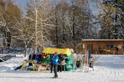 Лижня в Бітцевському лісі - Підмосков'ї вихідного дня (Підмосков'ї) Лижня в Бітцевському лісі - Підмосков'ї вихідного дня