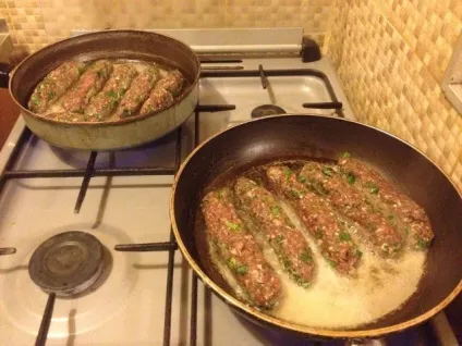 Люля-кебаб на сковороді рецепт приготування в домашніх умовах (сковороді) Люля-кебаб на сковороді рецепт приготування в домашніх умовах