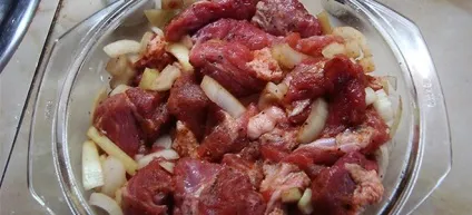 Маринад для м'яса - рецепти для запікання в духовці, перед копченням, на шашлик