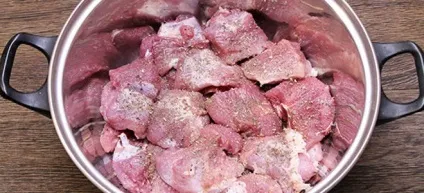 Маринад для м'яса - рецепти для запікання в духовці, перед копченням, на шашлик