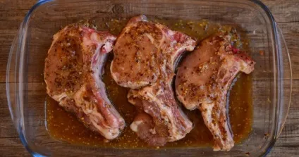Маринад для м'яса - рецепти для запікання в духовці, перед копченням, на шашлик