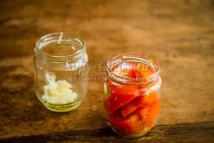 Мариновані помідори з часником (зелені помідори часником) Мариновані помідори з часником
