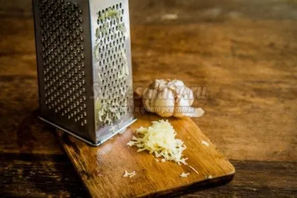 Мариновані помідори з часником (мариновані зелені помідори з часником) Мариновані помідори з часником