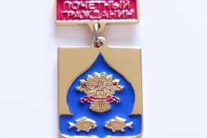 Значки на замовлення за індивідуальною формою