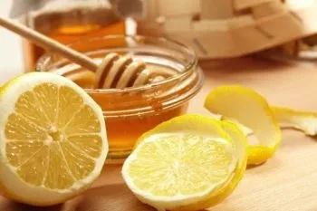 Маски для обличчя з лимоном 7 рецептів під різні цілі (лимоном) Маски для обличчя з лимоном 7 рецептів під різні цілі