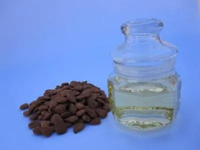 Масло солодкого мигдалю властивості і застосування (застосування) Масло солодкого мигдалю властивості і застосування