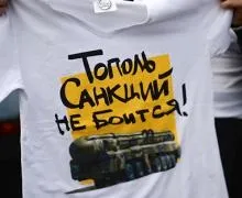 Між слів про що говорить мовчання, думки ( «Тобі подобаються Володя) Між слів про що говорить мовчання, думки