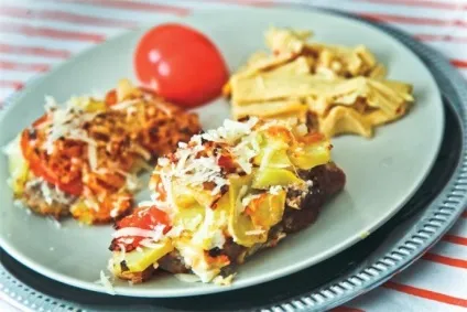 М'ясо пофранцузскі секрети приготування (укладають нижній шар) М'ясо пофранцузскі секрети приготування
