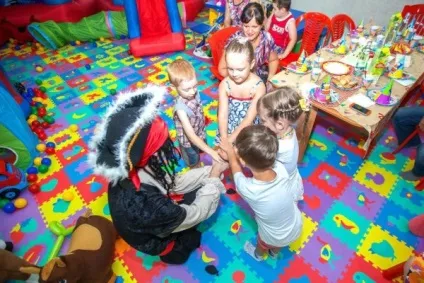 М'яка підлога для дитячих кімнат властивості, розміри, догляд, як зібрати (догляд) М'яка підлога для дитячих кімнат властивості, розміри, догляд, як зібрати