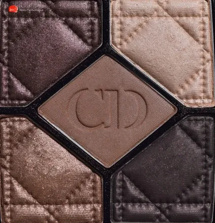 Нова і стара версія тіней dior 5 couleurs eyeshadow palette, beauty is unique (dior) Нова і стара версія тіней dior 5 couleurs eyeshadow palette, beauty is unique