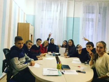 10 Причин, чому варто записати свою дитину в школу лідерства для підлітків школа лідерства (записати) 10 Причин, чому варто записати свою дитину в школу лідерства для підлітків школа лідерства