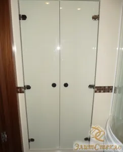 забарвлене скло