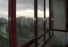 Скління балкона в хрущовці як засклити і утеплення своїми руками, відео і вага якої