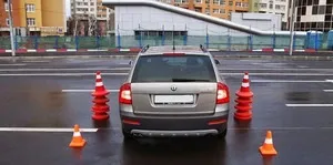 Особливості паралельної і перпендикулярної паркування заднім ходом важливість досвіду, порядок дій (перпендикулярній) Особливості паралельної і перпендикулярної паркування заднім ходом важливість досвіду, порядок дій