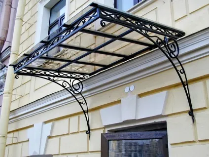 Особливості виготовлення козирка над ганком з полікарбонату своїми руками, поради майстрів (особливо) Особливості виготовлення козирка над ганком з полікарбонату своїми руками, поради майстрів