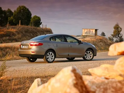 Визначаємо, для яких завдань краще підходить renault fluence