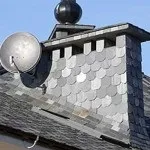 Оздоблення димоходу на даху герметизація покрівлі ізоляційними матеріалами