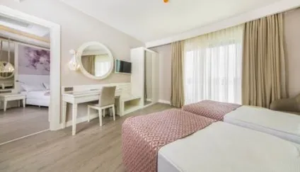 Готель diamond premium hotel