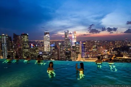 Готель marina bay sands в Сінгапурі басейн на краю безодні, фото новини (сингапур) Готель marina bay sands в Сінгапурі басейн на краю безодні, фото новини