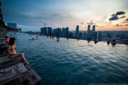 Готель marina bay sands в Сінгапурі басейн на краю безодні, фото новини (азія) Готель marina bay sands в Сінгапурі басейн на краю безодні, фото новини
