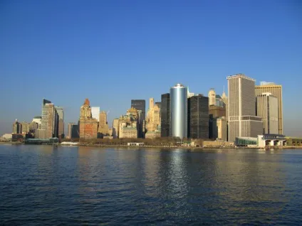 Острів Манхеттен (фото) (manhattan) разом з кількома невеликими острівцями - становить (острів) Острів Манхеттен (фото) (manhattan) разом з кількома невеликими острівцями - становить