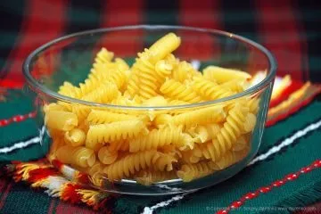 Паста з яловичиною, овочами і томатами