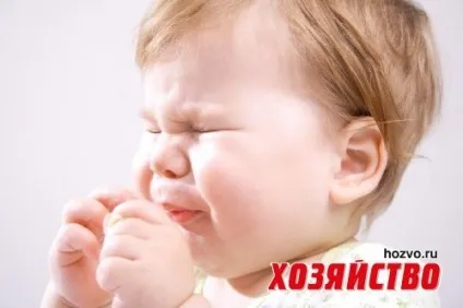 Чому люди чхають з закритими очима