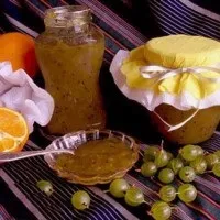 Чому варення з суниці гірчить