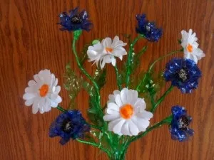 Вироби з пластикових пляшок своїми руками для дачі, квіти, машинки, альтанка, пальма, брязкальця (своїми) Вироби з пластикових пляшок своїми руками для дачі, квіти, машинки, альтанка, пальма, брязкальця