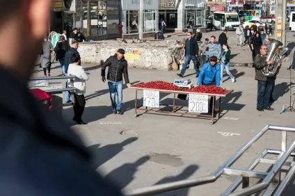 Чому не можна купувати черешню у метро - новини Харкова - громадський контроль (озерця) Чому не можна купувати черешню у метро - новини Харкова - громадський контроль