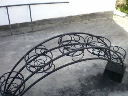 Підставка під квіти своїми руками з металу (квіти) Підставка під квіти своїми руками з металу
