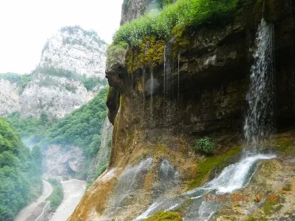 Поїздка на Чегемские водоспади (Малий Чегемській водоспад) Поїздка на Чегемские водоспади