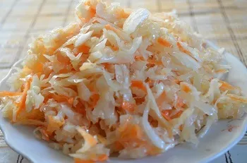 Користь і шкода квашеної капусти для організму людини джерело корисних вітамінів і лікувальні властивості (яка капуста корисніше квашена або маринована) Користь і шкода квашеної капусти для організму людини джерело корисних вітамінів і лікувальні властивості