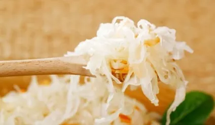 Користь і шкода квашеної капусти для організму людини джерело корисних вітамінів і лікувальні властивості (сік квашеної капусти користь) Користь і шкода квашеної капусти для організму людини джерело корисних вітамінів і лікувальні властивості