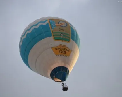 233 Року назад вперше в історії запустили в повітря тепловий аеростат (використовували) 233 Року назад вперше в історії запустили в повітря тепловий аеростат