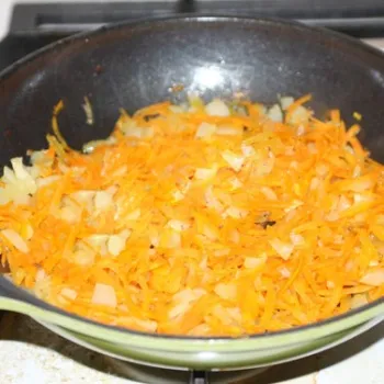 Святковий салат з моркви і курки, і печерицями (печерицями) Святковий салат з моркви і курки, і печерицями