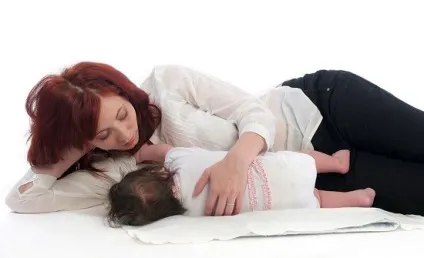Пози для годування грудьми з фотографіями (частина 1) (грудьми) Пози для годування грудьми з фотографіями (частина 1)