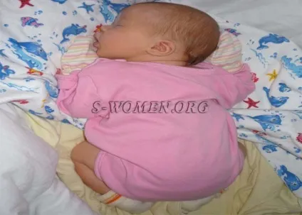 Пози малюка під час сну