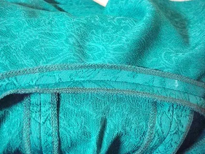 Святкову сукню для дівчинки