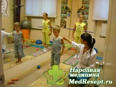 Причини, симптоми і лікування плоскостопості - медичні поради (носити ортопедичне взуття) Причини, симптоми і лікування плоскостопості - медичні поради