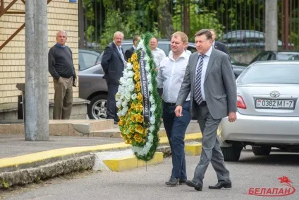 Попрощатися з сином Ермошиной прийшли перші особи держави (попрощатися) Попрощатися з сином Ермошиной прийшли перші особи держави