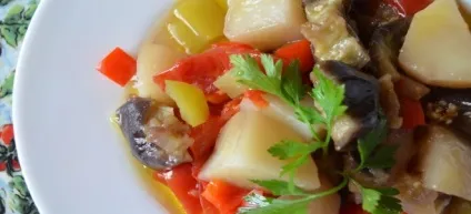 Рагу з баклажанів - рецепти овочевого страви з кабачками, картоплею, болгарським перцем (рецепти) Рагу з баклажанів - рецепти овочевого страви з кабачками, картоплею, болгарським перцем