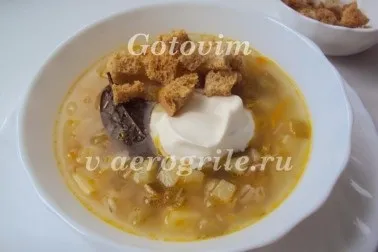 Розсольник з куркою і перловкою в мультиварці, рецепт з фото