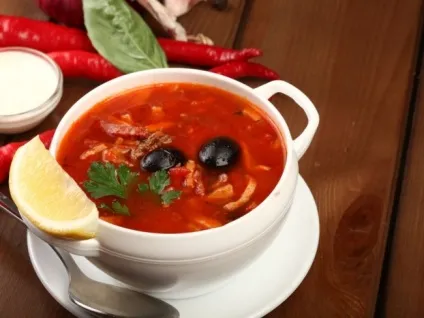 Розсольник або солянка, що краще