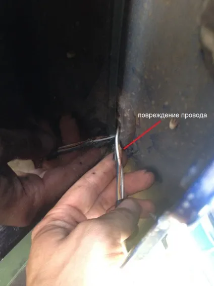 Розбір задніх дверей на ford fusion