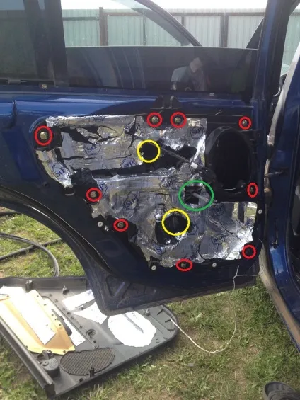 Розбір задніх дверей на ford fusion